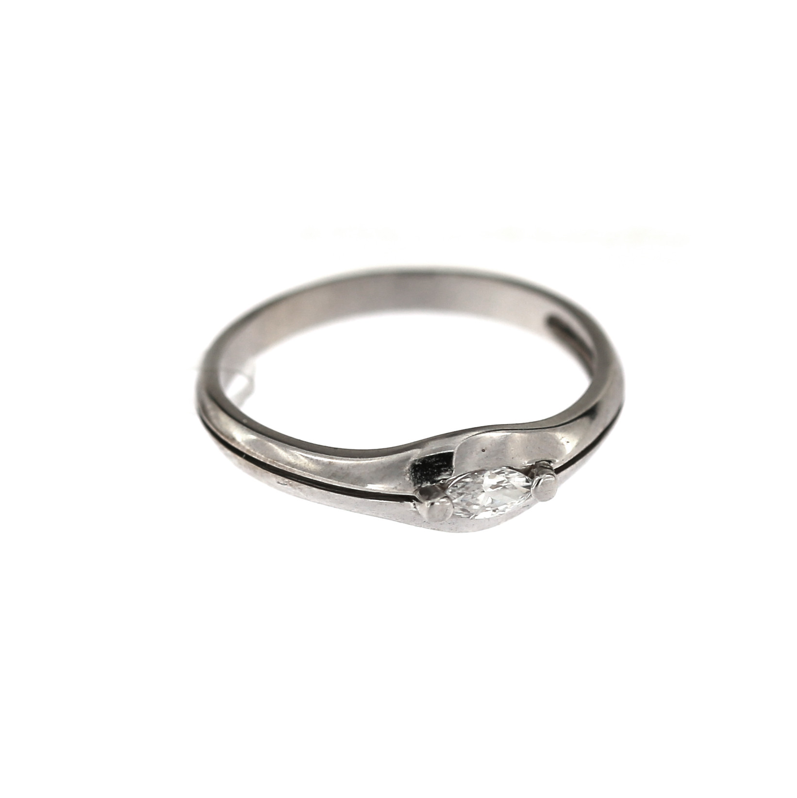 White gold engagement ring DBS01-11-02