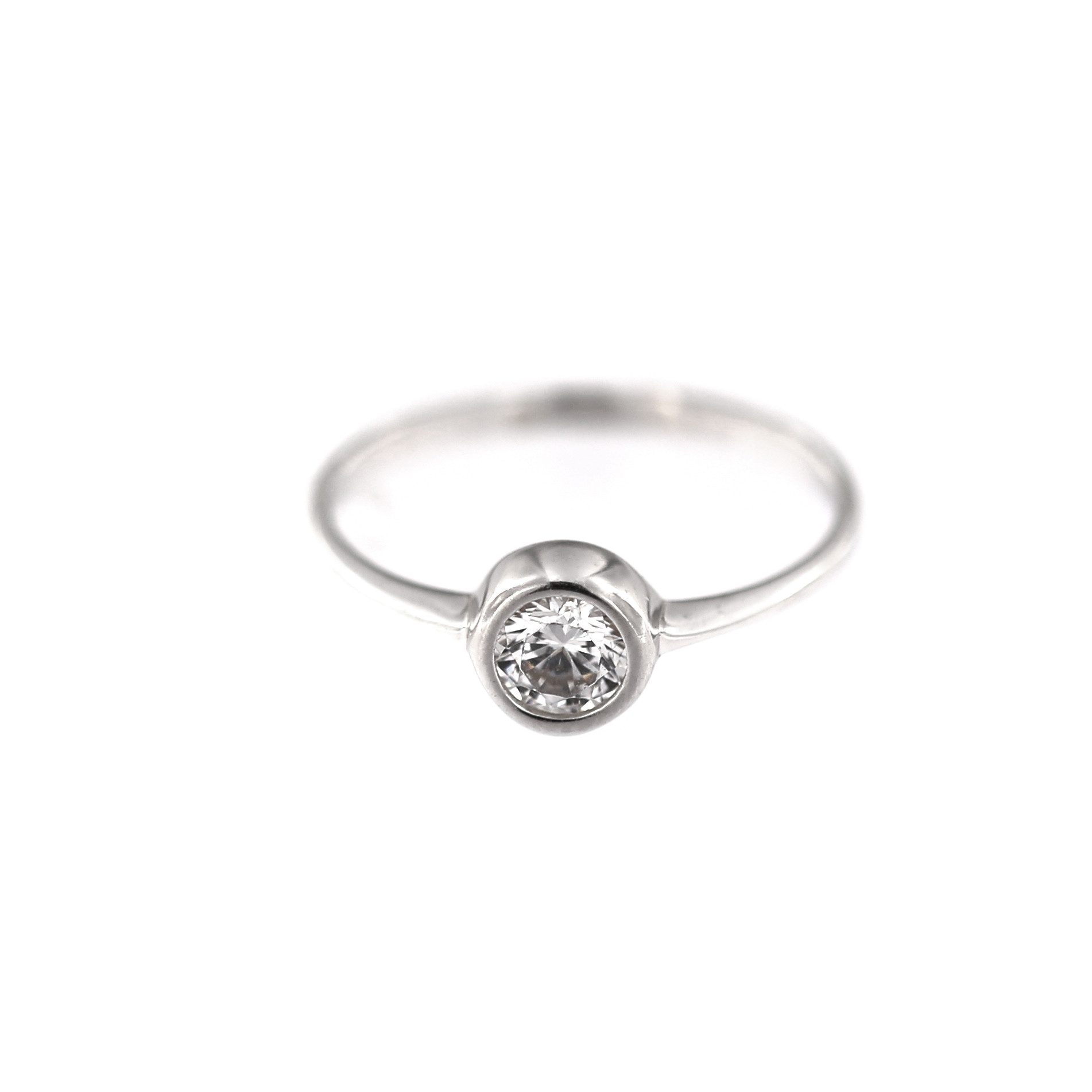 White gold engagement ring DBS01-06-11