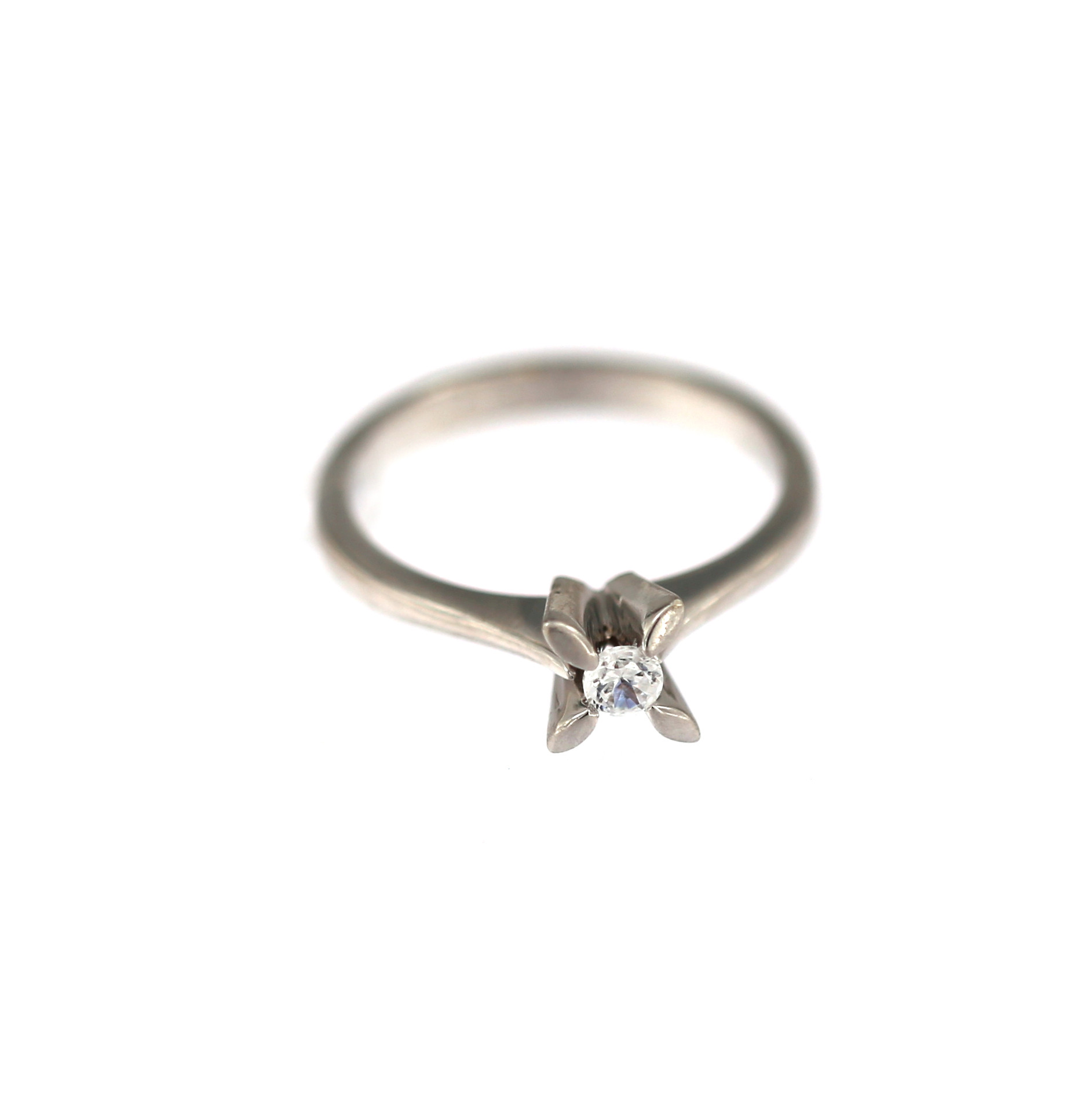 White gold engagement ring DBS01-01-29