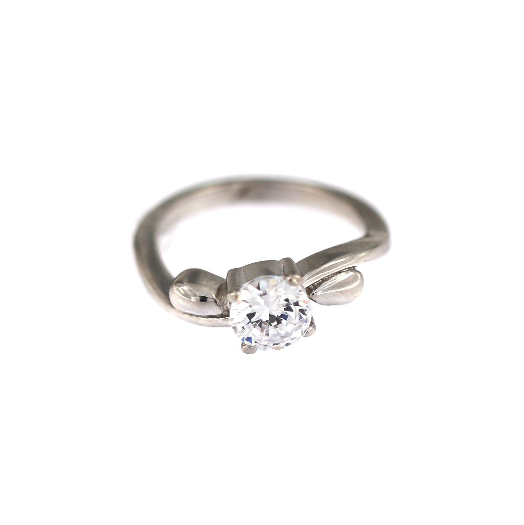 White gold engagement ring DBS04-05-04