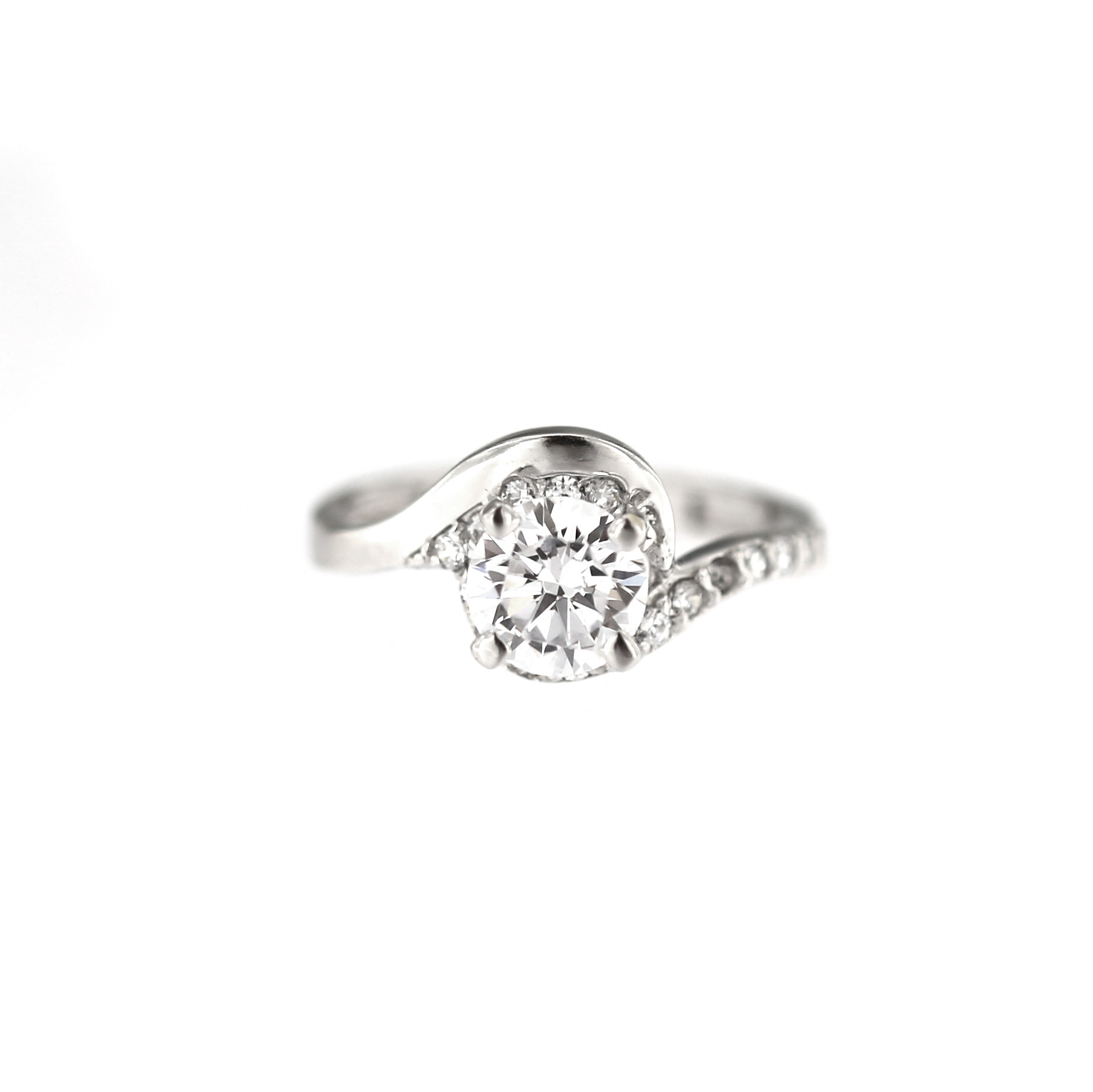 White gold engagement ring DBS04-03-03