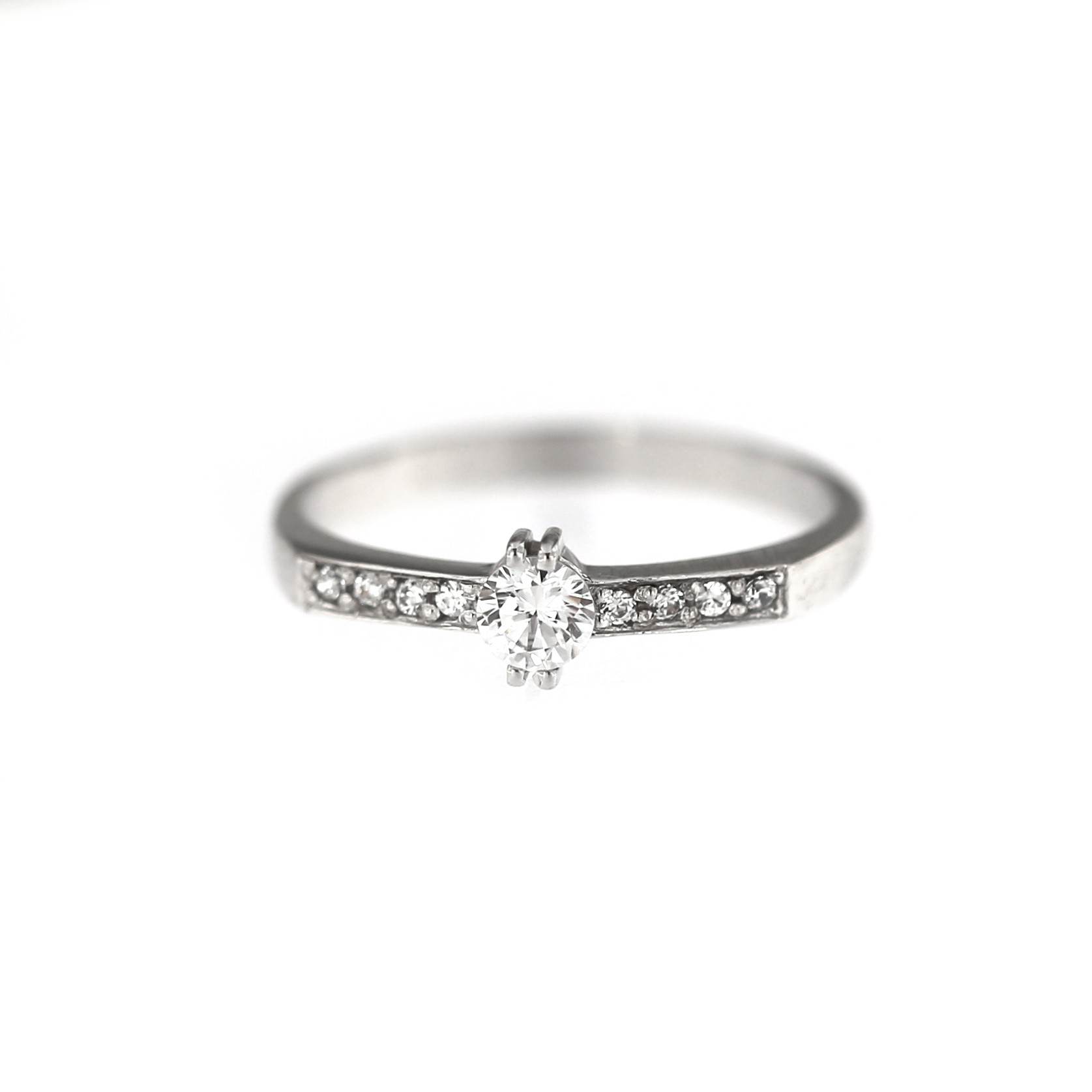White gold engagement ring DBS03-01-03