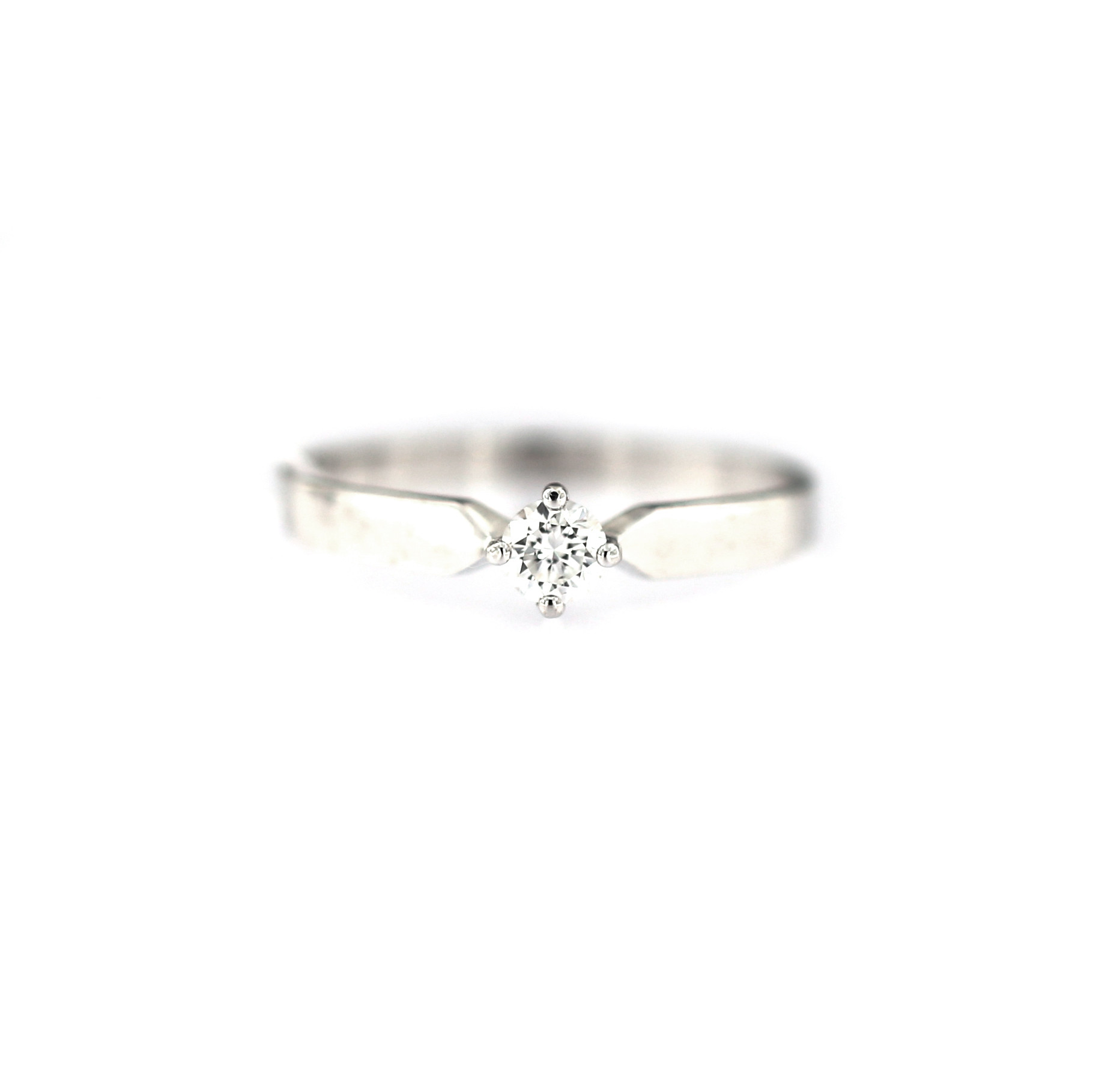 White gold engagement ring with diamond DBBR01-07