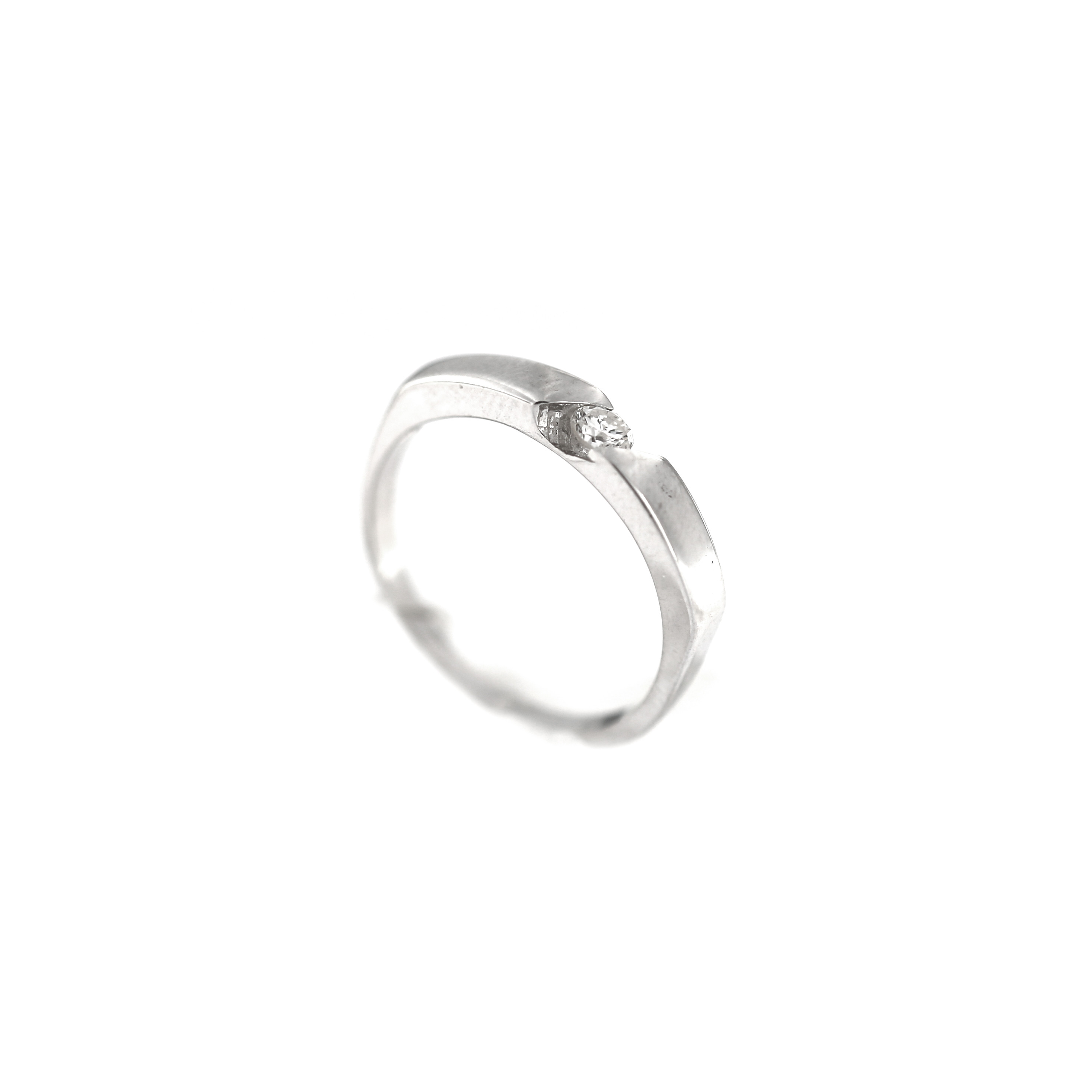 White gold engagement ring with diamond DBBR06-11