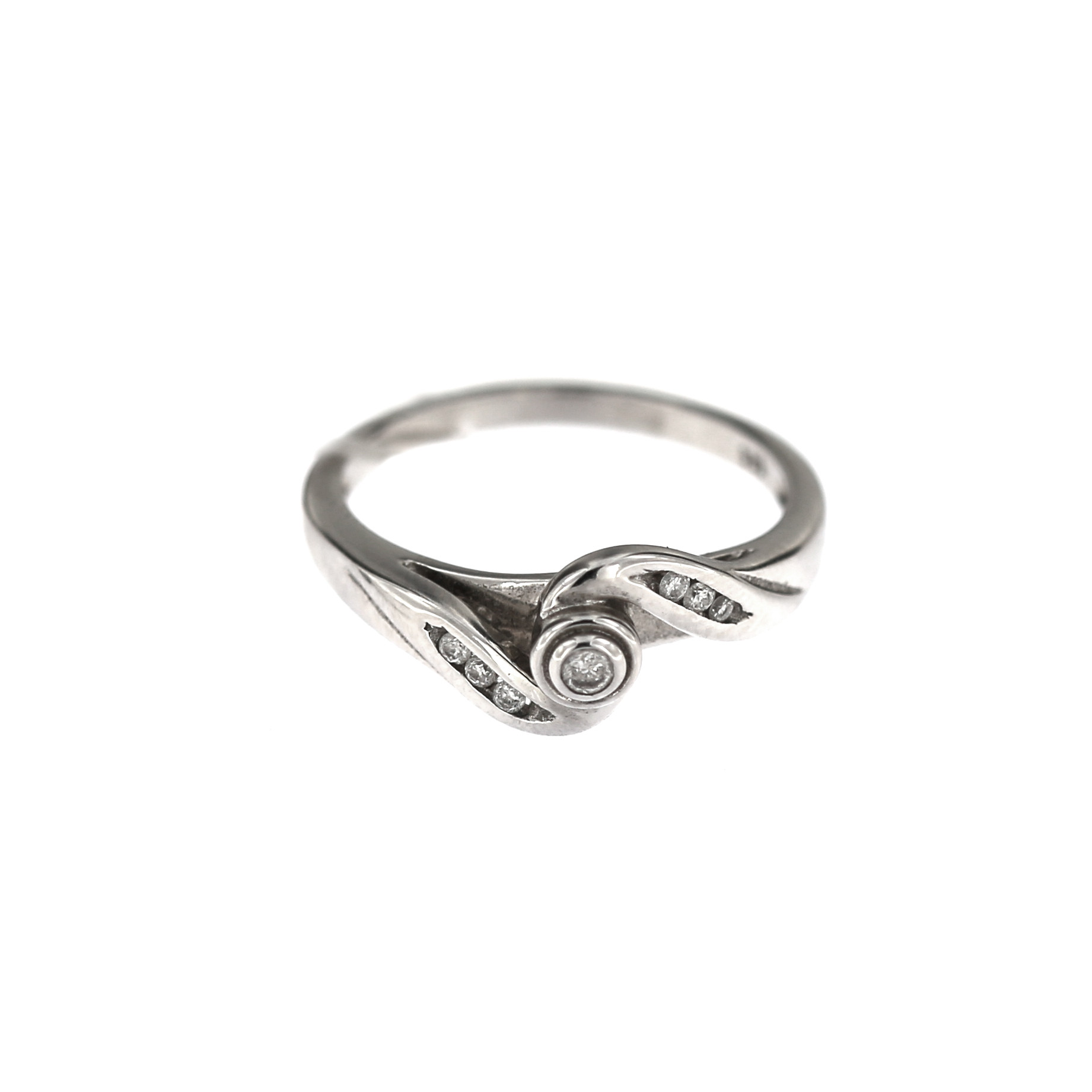 White gold ring with diamonds DBBR09-03