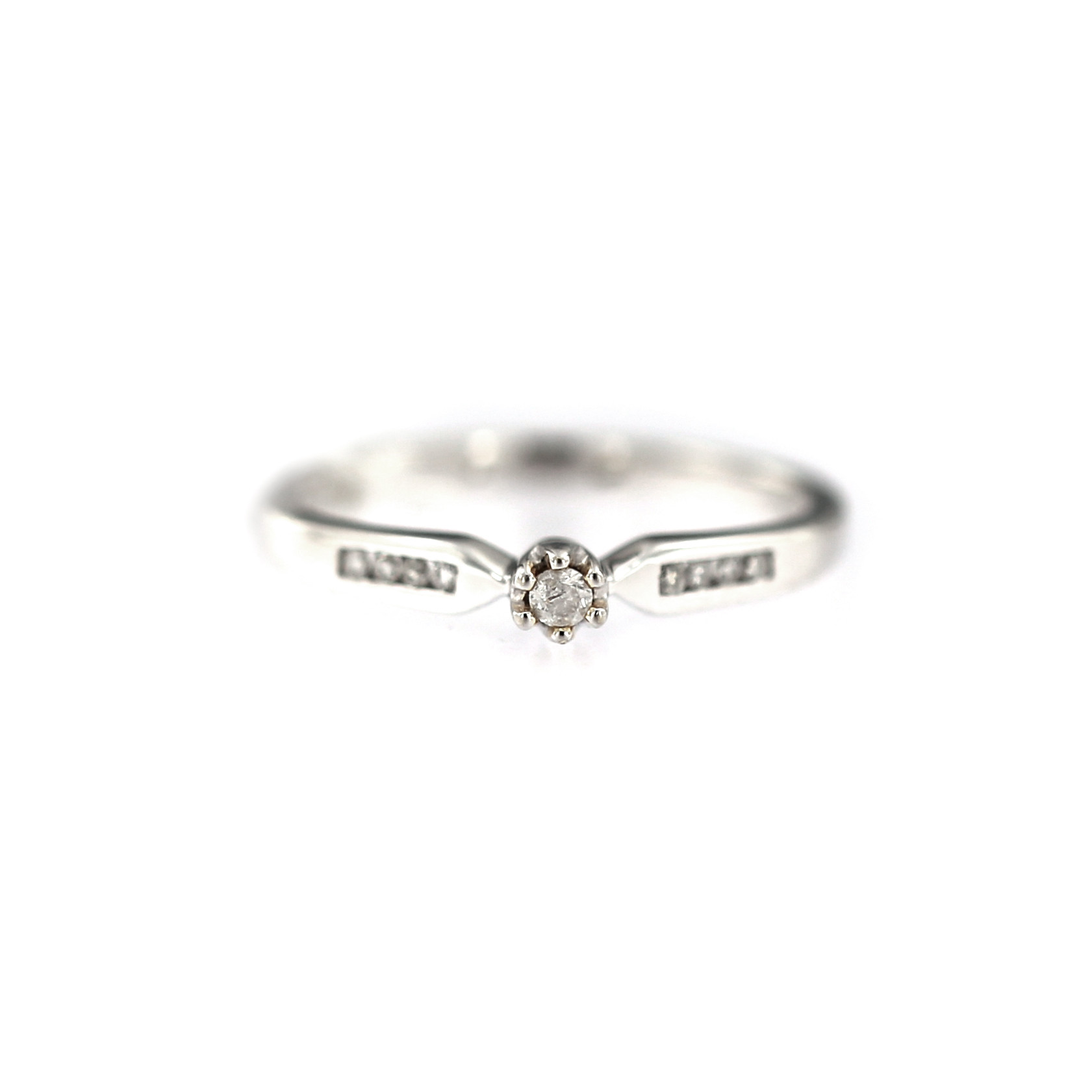 White gold engagement ring with diamonds DBBR10-01