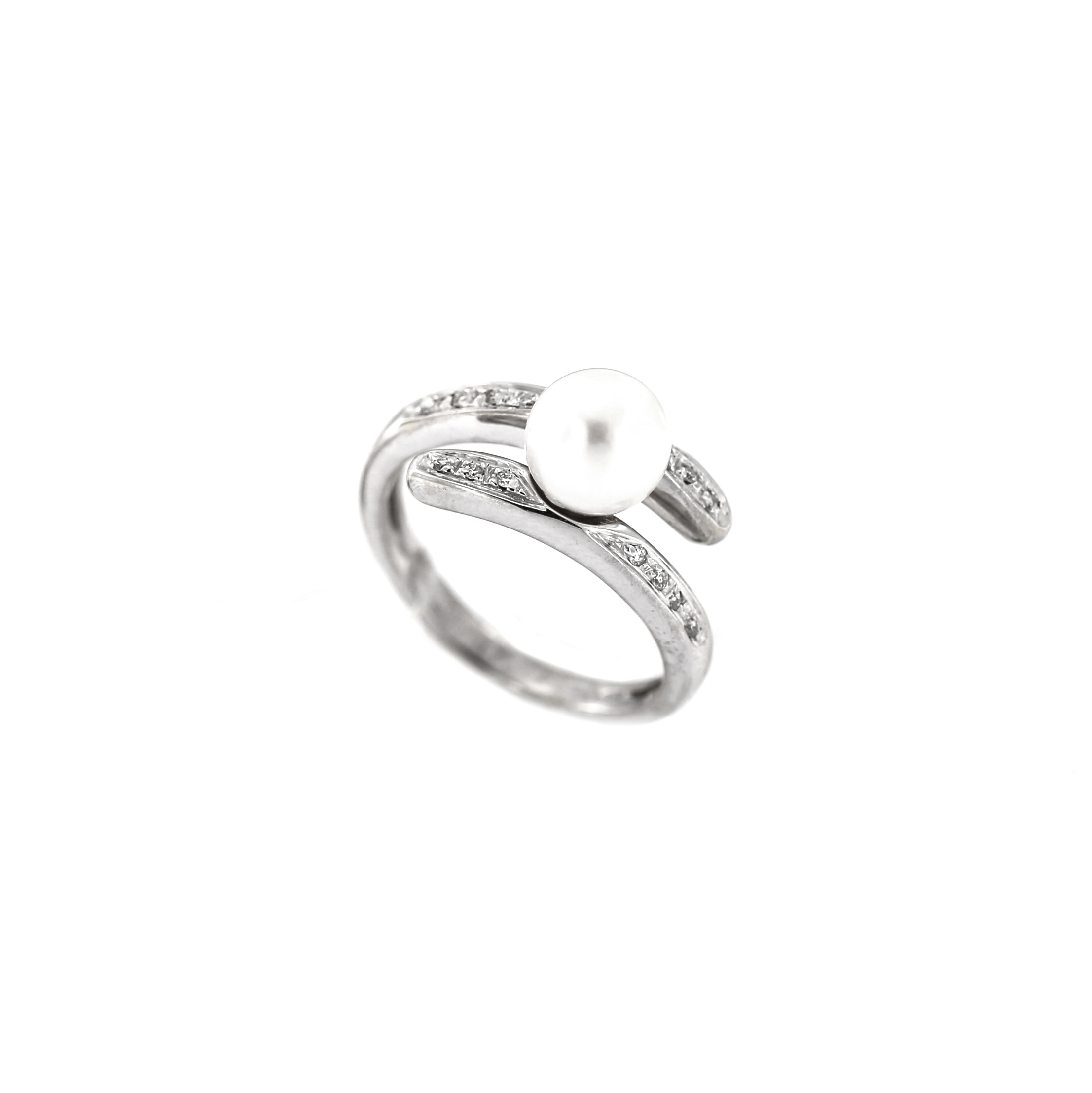 White gold ring with pearl and diamonds DBBR14-PRL-05