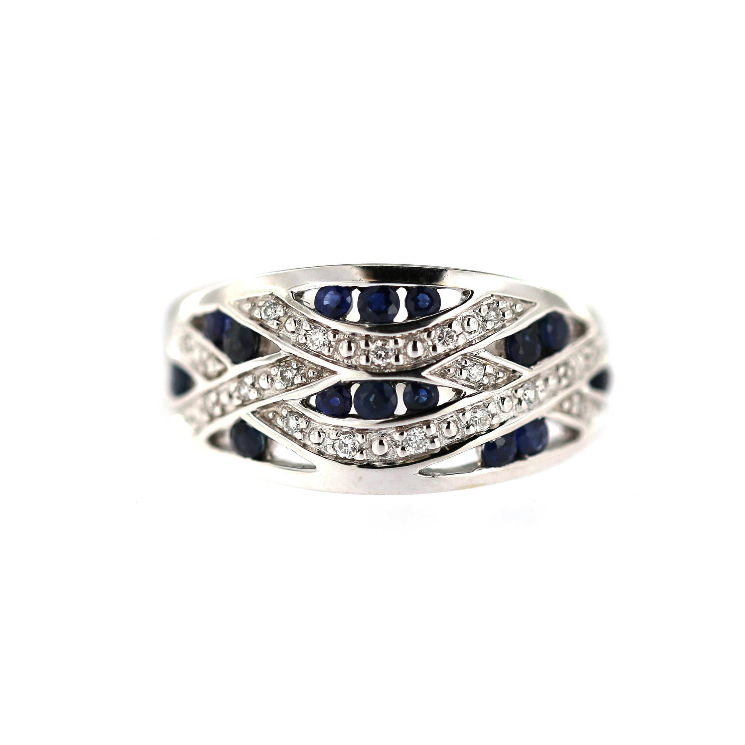 White gold ring with sapphire and diamonds DBBR14-SAF-01