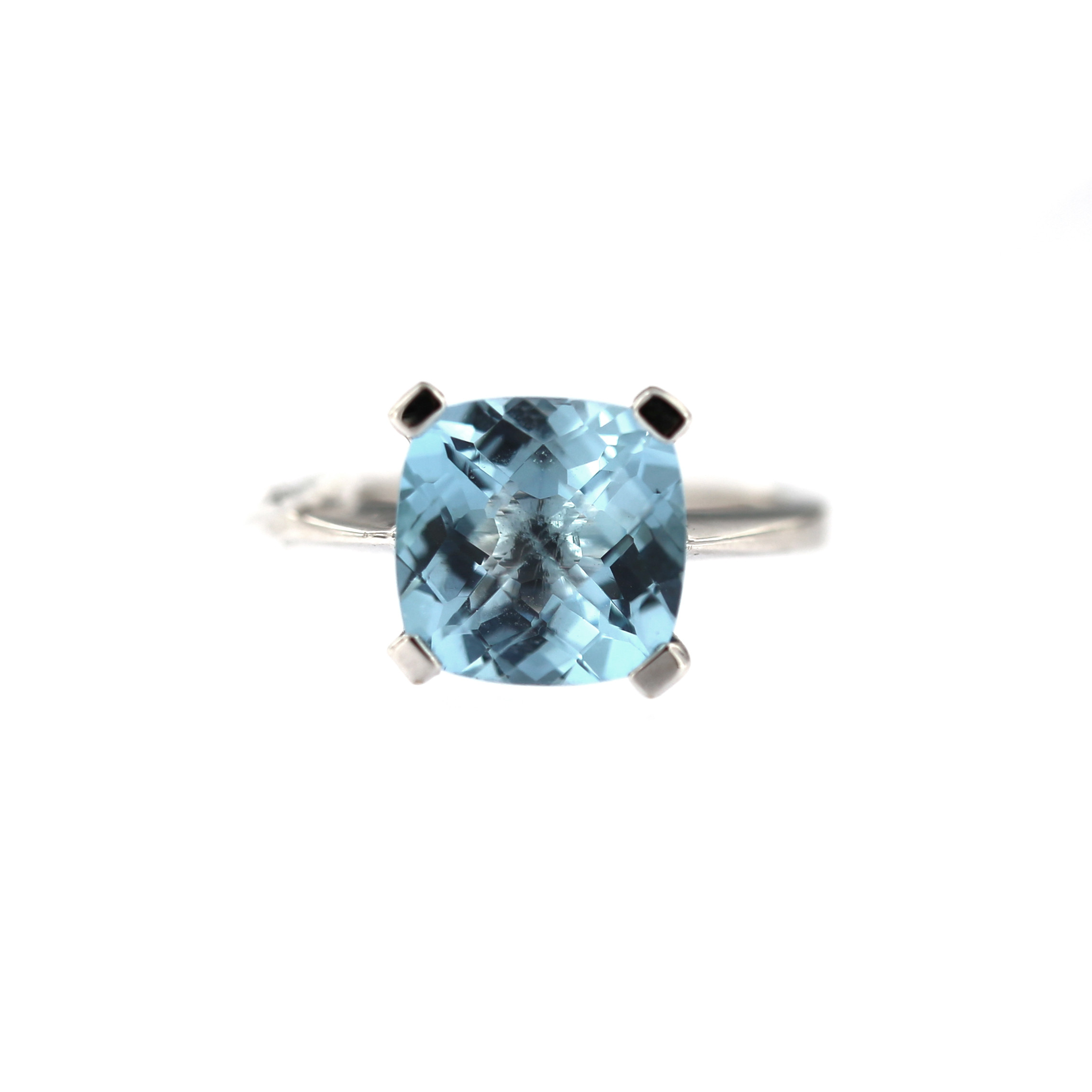 White gold ring with topaz DBBR14-TOP-02