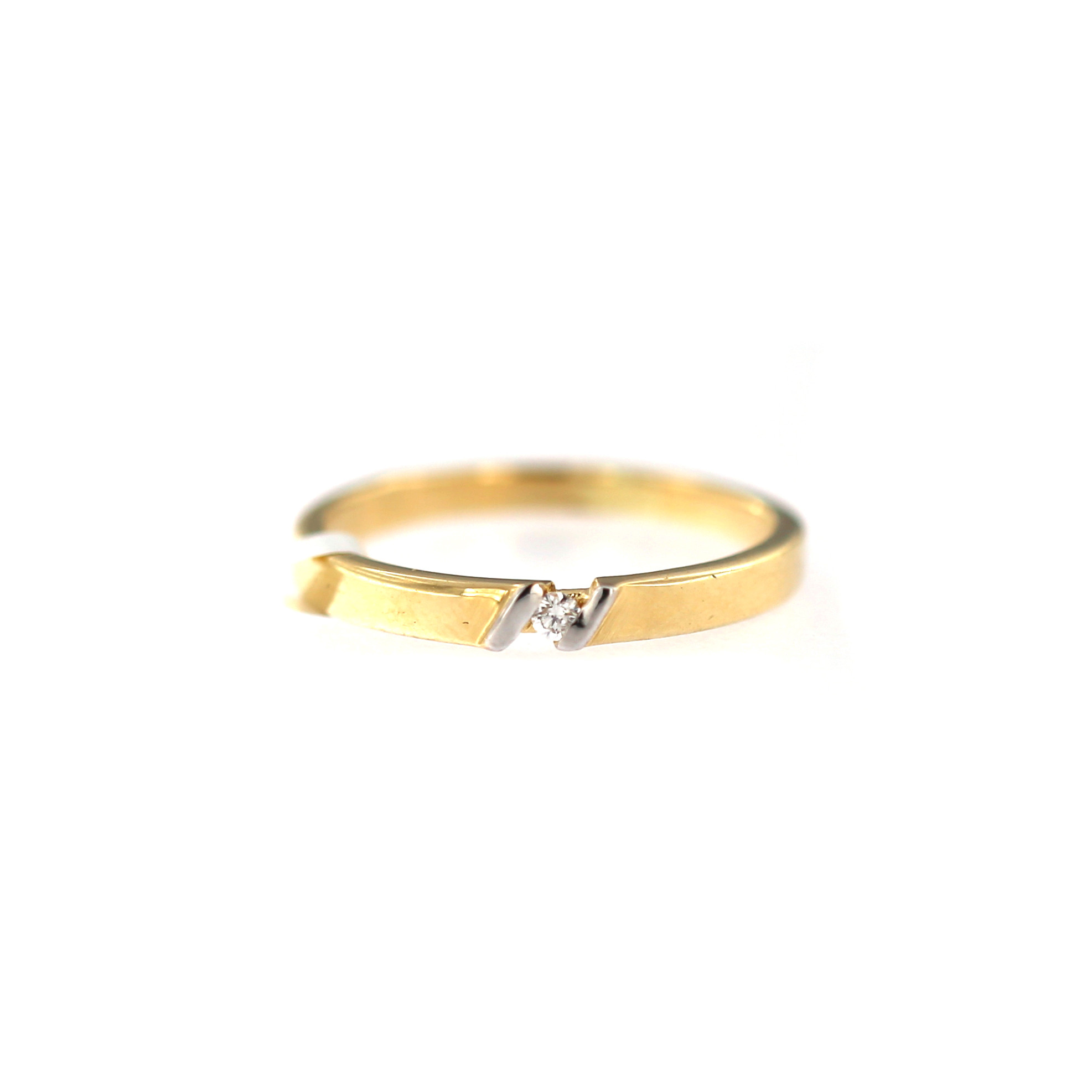 Yellow gold engagement ring with diamond DGBR07-01