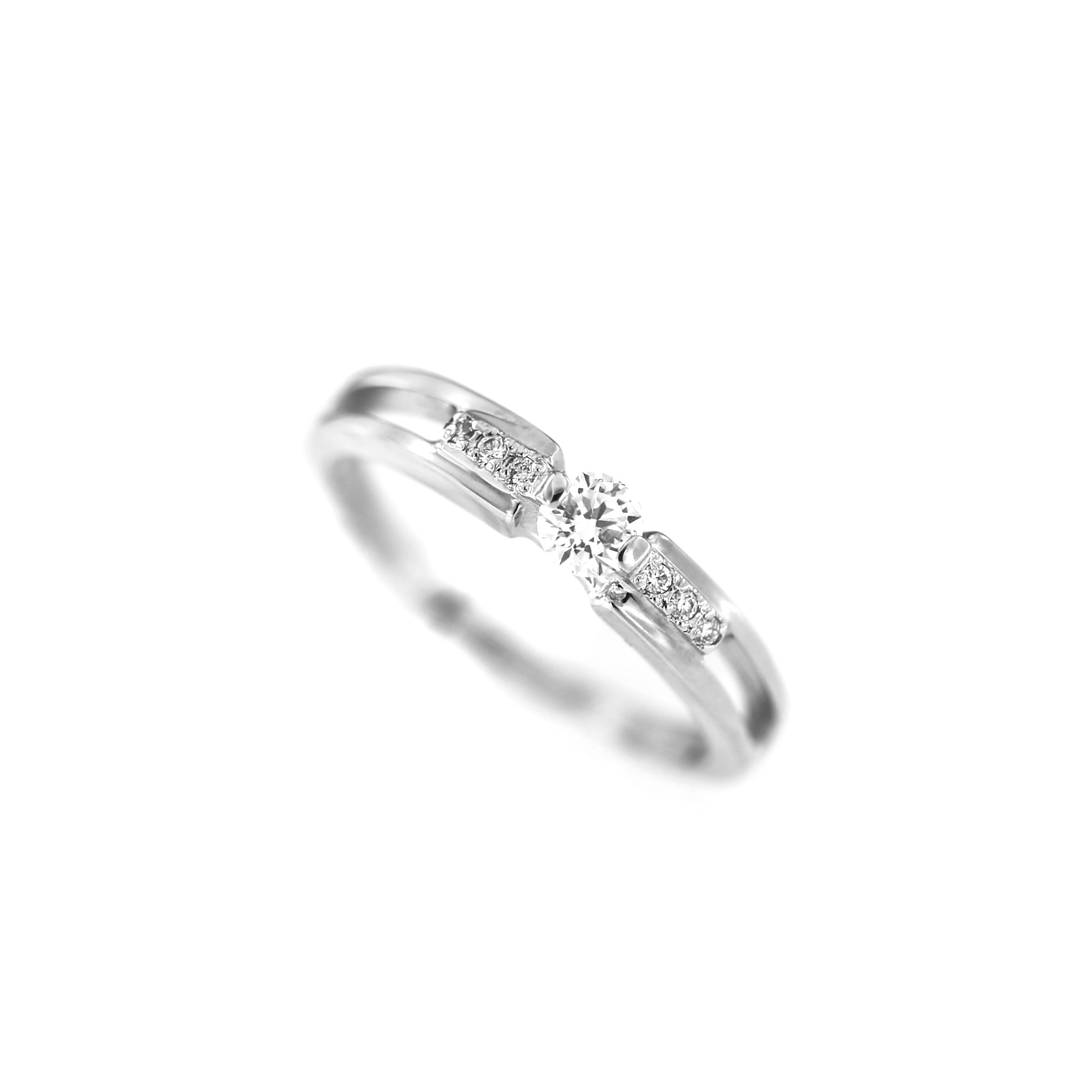 White gold engagement ring with diamonds DBBR10-11