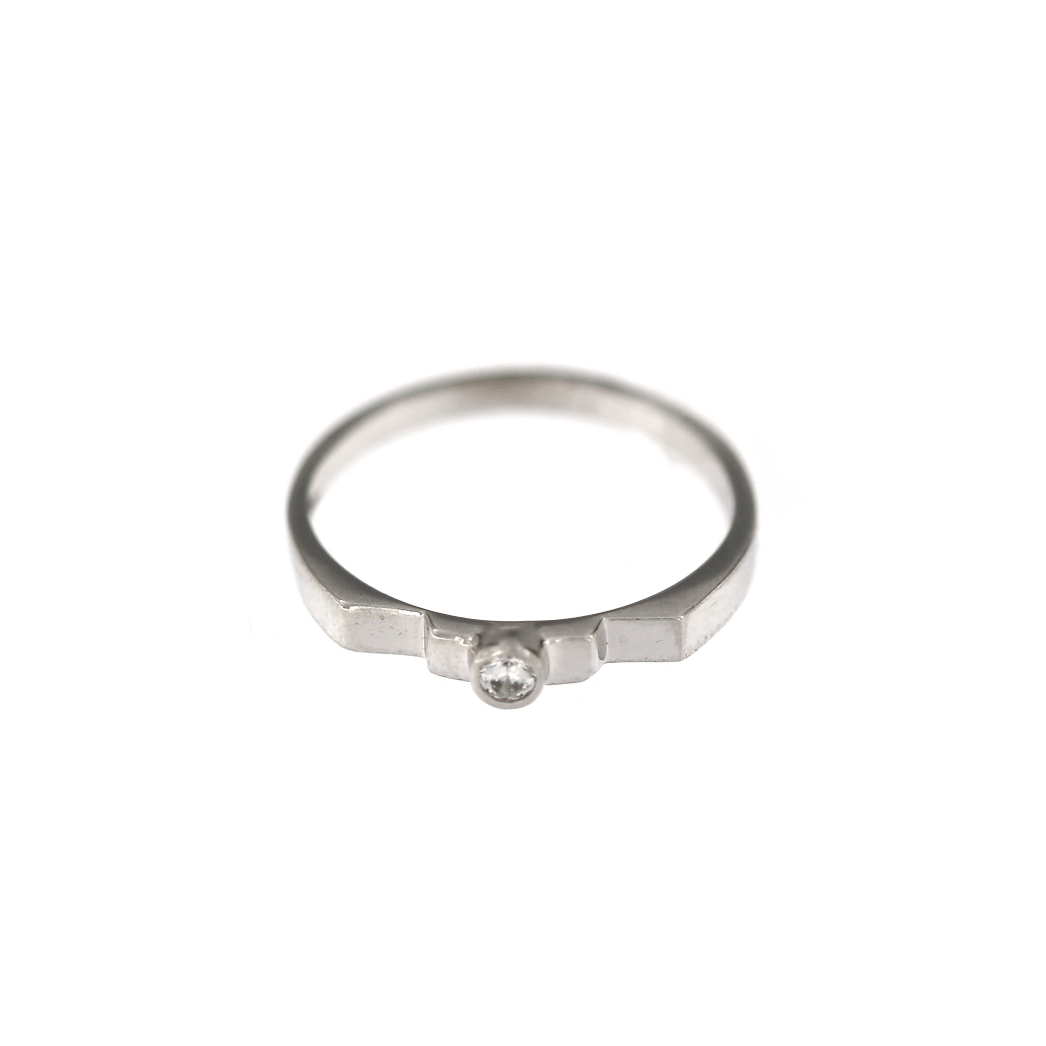 White gold engagement ring with diamond DBBR17-11