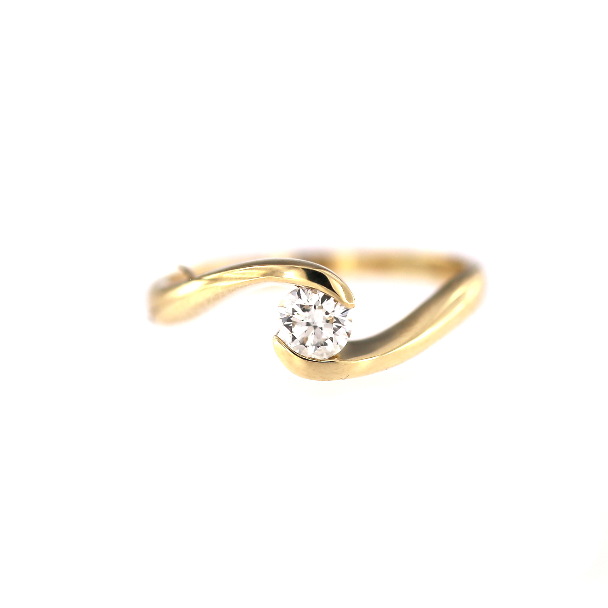 Yellow gold engagement ring with diamond DGBR09-16
