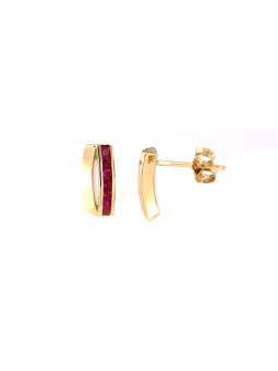 Yellow gold stud earrings...