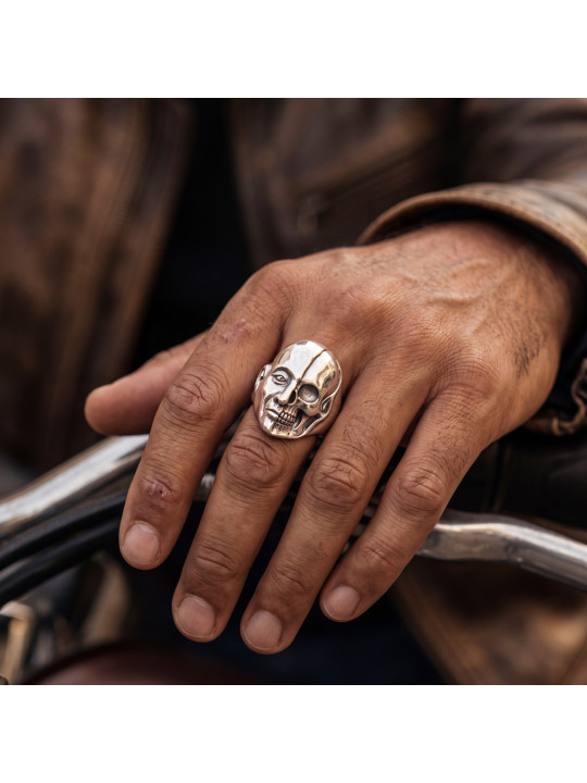 Sidabrinis kaukolės žiedas BIKER-Ž-29