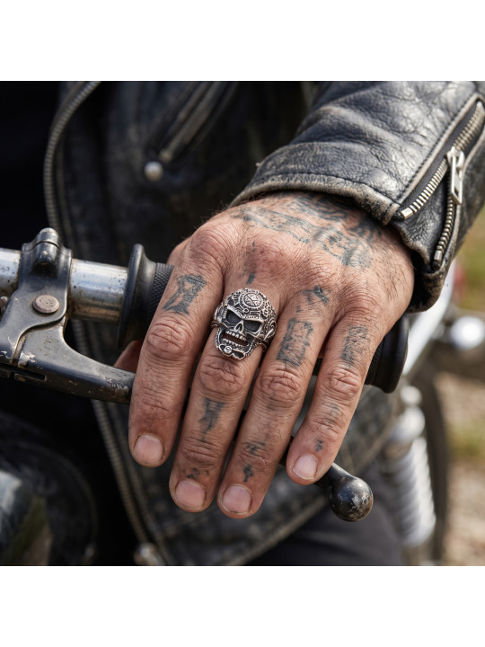 Sidabrinis kaukolės žiedas BIKER-Ž-33