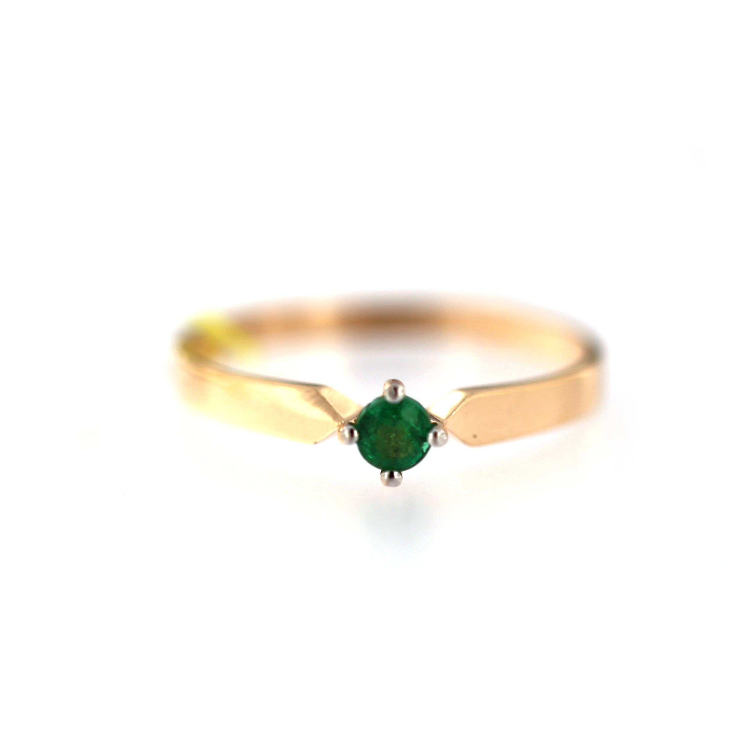 Rose gold ring with emerald DRBR37